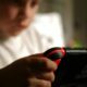 Inggris Kaji Larangan Penjualan Smartphone untuk Anak Dibawah 16 Tahun