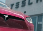 Tesla Turunkan Harga Mobilnya di China